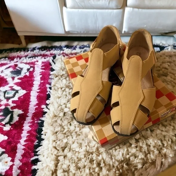 NWT Woman's smart fit Shoes - Picture 7 of 9